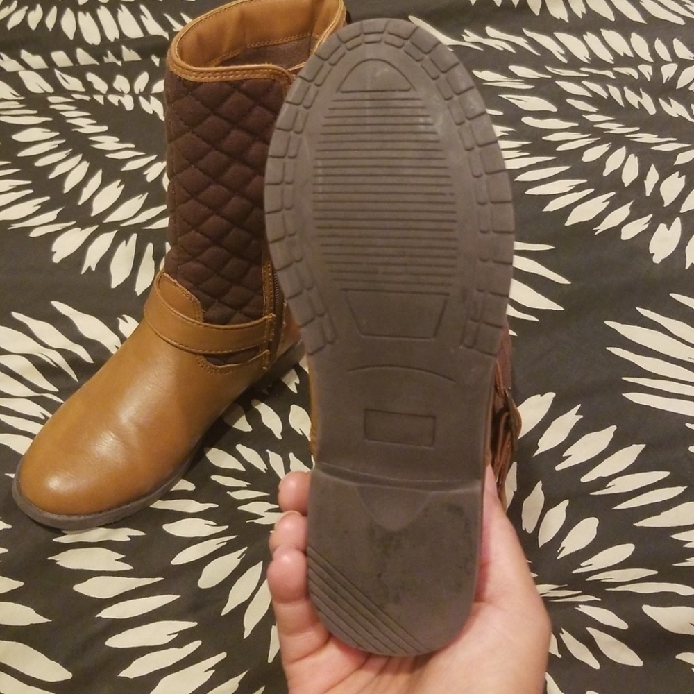 Boots - Picture 3 of 3